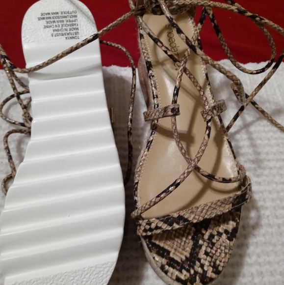 Sandals - Picture 2 of 2